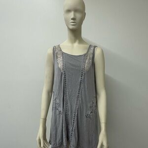POL Gray Lace-Accented Tunic